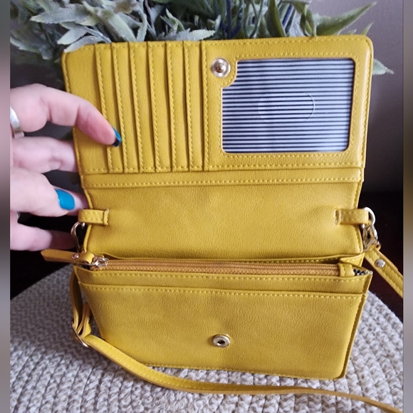 NEW ~ Nuoku Leather Cellphone/Wallet Yellow Crossbody Bag - Picture 3 of 14